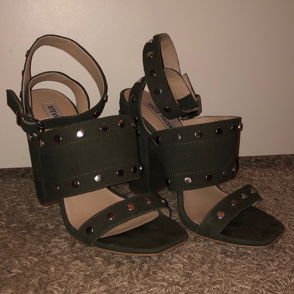 Steve Madden army green Jansen studded heels